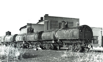 UTLX Tank Car No. 11051 (Richard Boehle Collection)